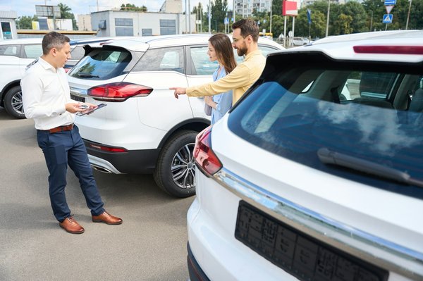 Vacances d’été : les critères pour faire le bon choix d’une location de voiture à Pau